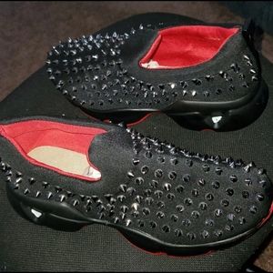 Fashionable Rivet Sneakers